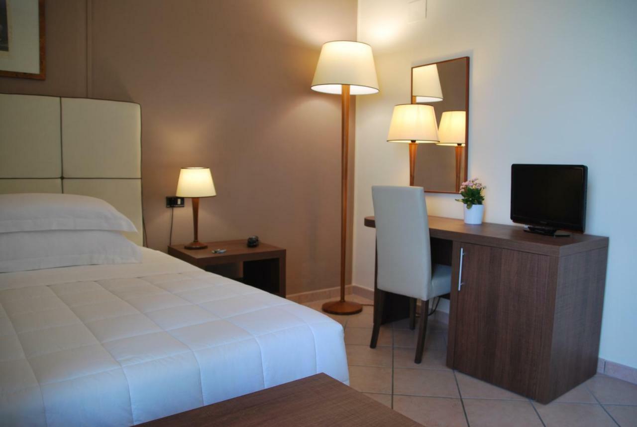 Domus Mariae Albergo Syracuse ภายนอก รูปภาพ